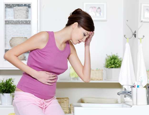 Почему возникают боли в пояснице во время менструации?